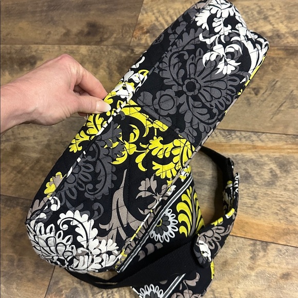 VERA BRADLEY “Baroque” (Retired 2010) Quilted Messenger Bag - Picture 5 of 6